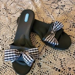 OKA b NWOT large sandals black check